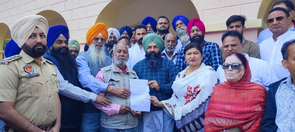 Representatives of various political parties sent a memorandum to the Chief Minister through the Deputy Speaker